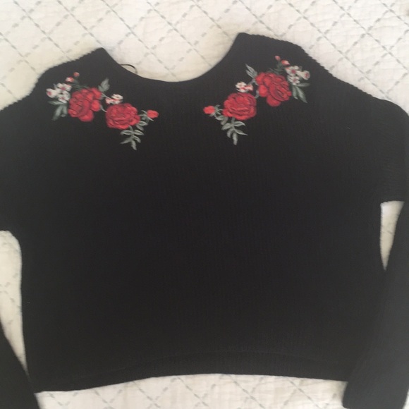 Barely Worn Black Ribbed Sweater w Rose Appliqué - Picture 1 of 4